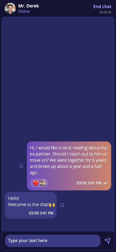 Krok 15: Aktivni chat s Mr. Derek (Online). Timer ukazuje zbytek free minut (02:00 -> 00:00). Zprava Terezy byla preposlana. Mr. Derek odpovida: uvitani, ptani se na jmeno, pak tarot reading s konkretnimi kartami (6 of Cups, Hanged Man, Ace of Swords).